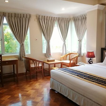 Grand Laurel Hotel Yangon Luaran gambar