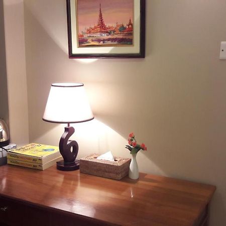 Grand Laurel Hotel Yangon Luaran gambar
