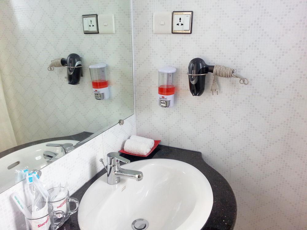 Grand Laurel Hotel Yangon Luaran gambar