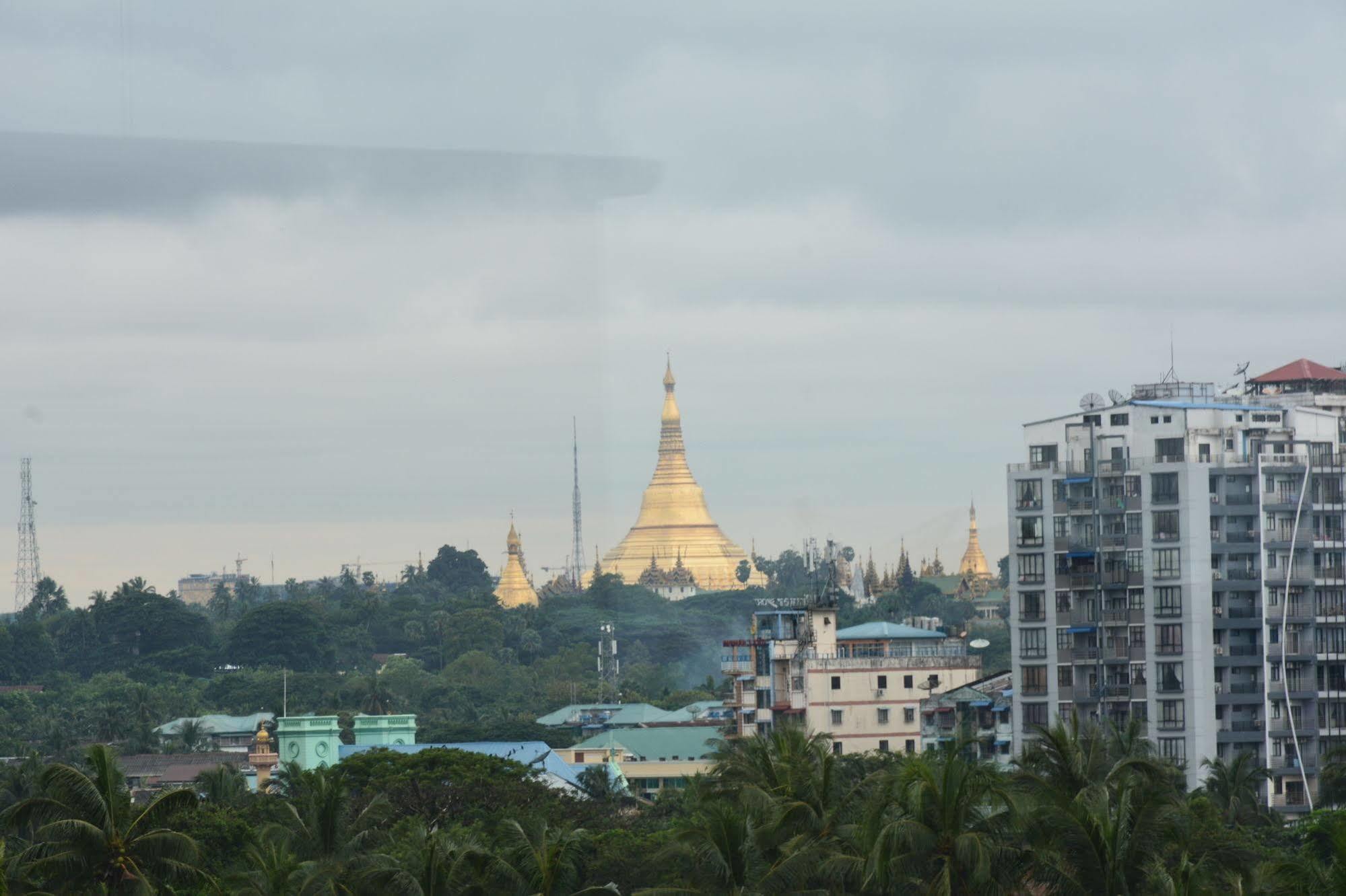 Grand Laurel Hotel Yangon Luaran gambar