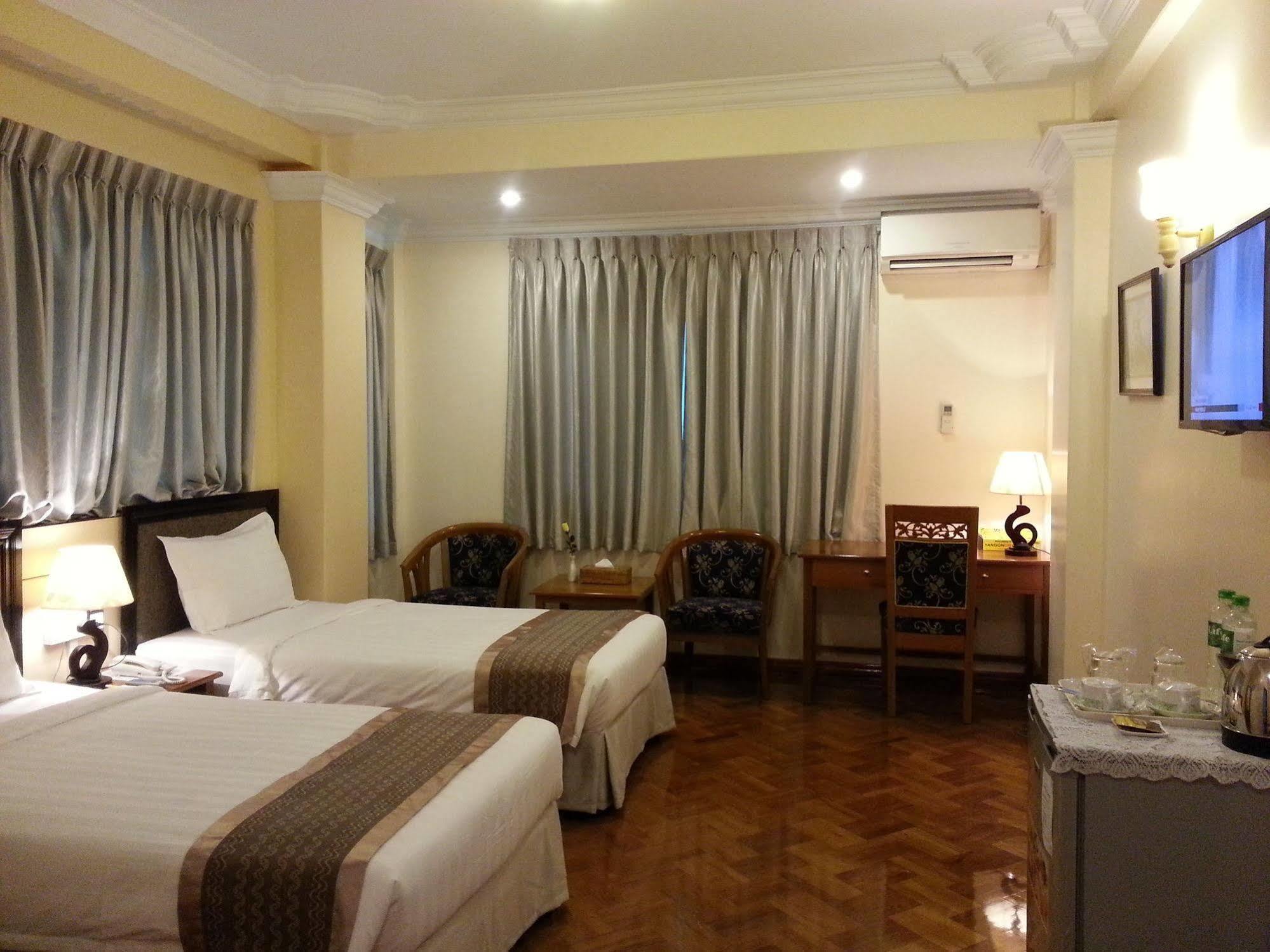 Grand Laurel Hotel Yangon Luaran gambar