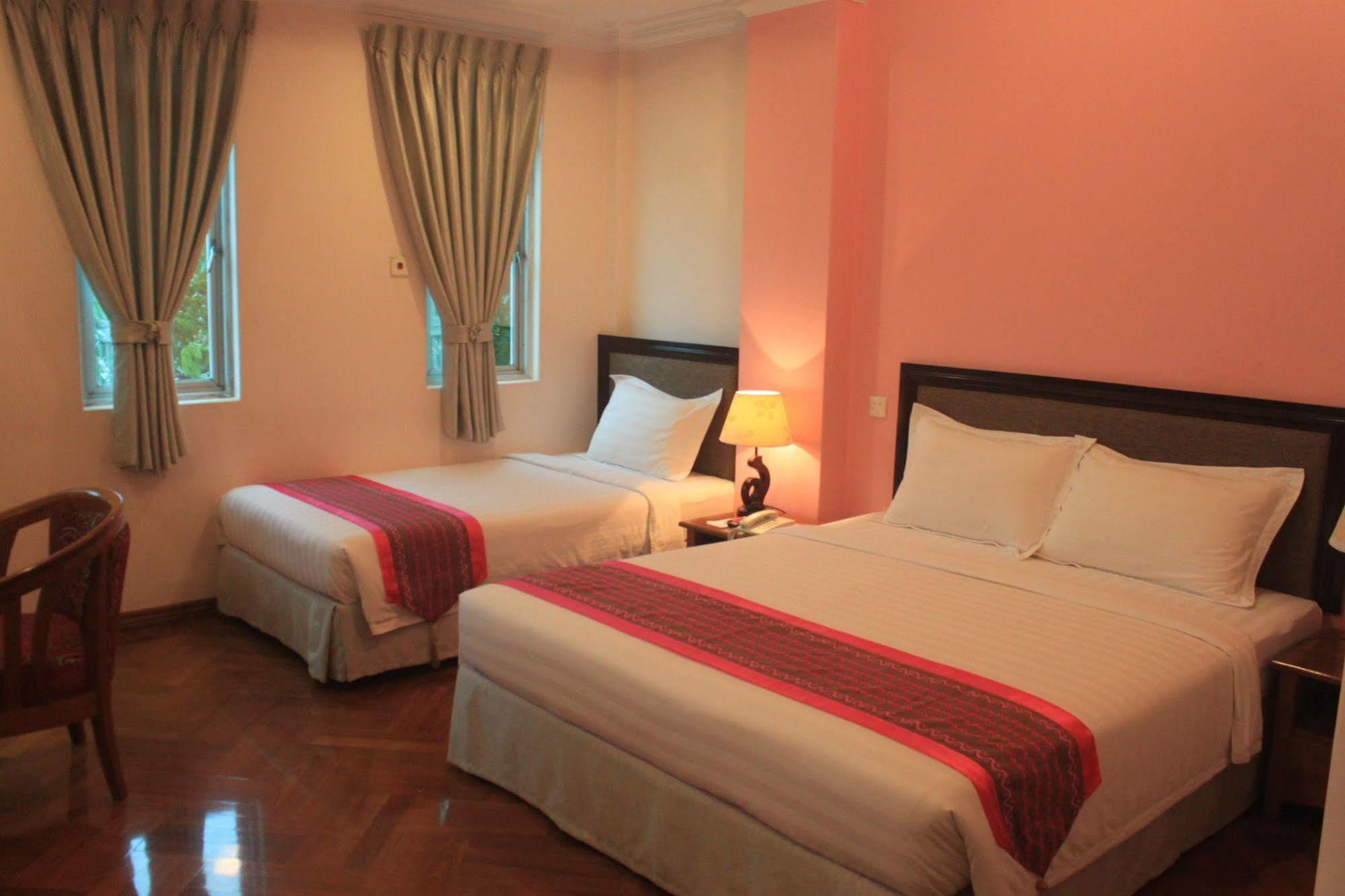 Grand Laurel Hotel Yangon Luaran gambar