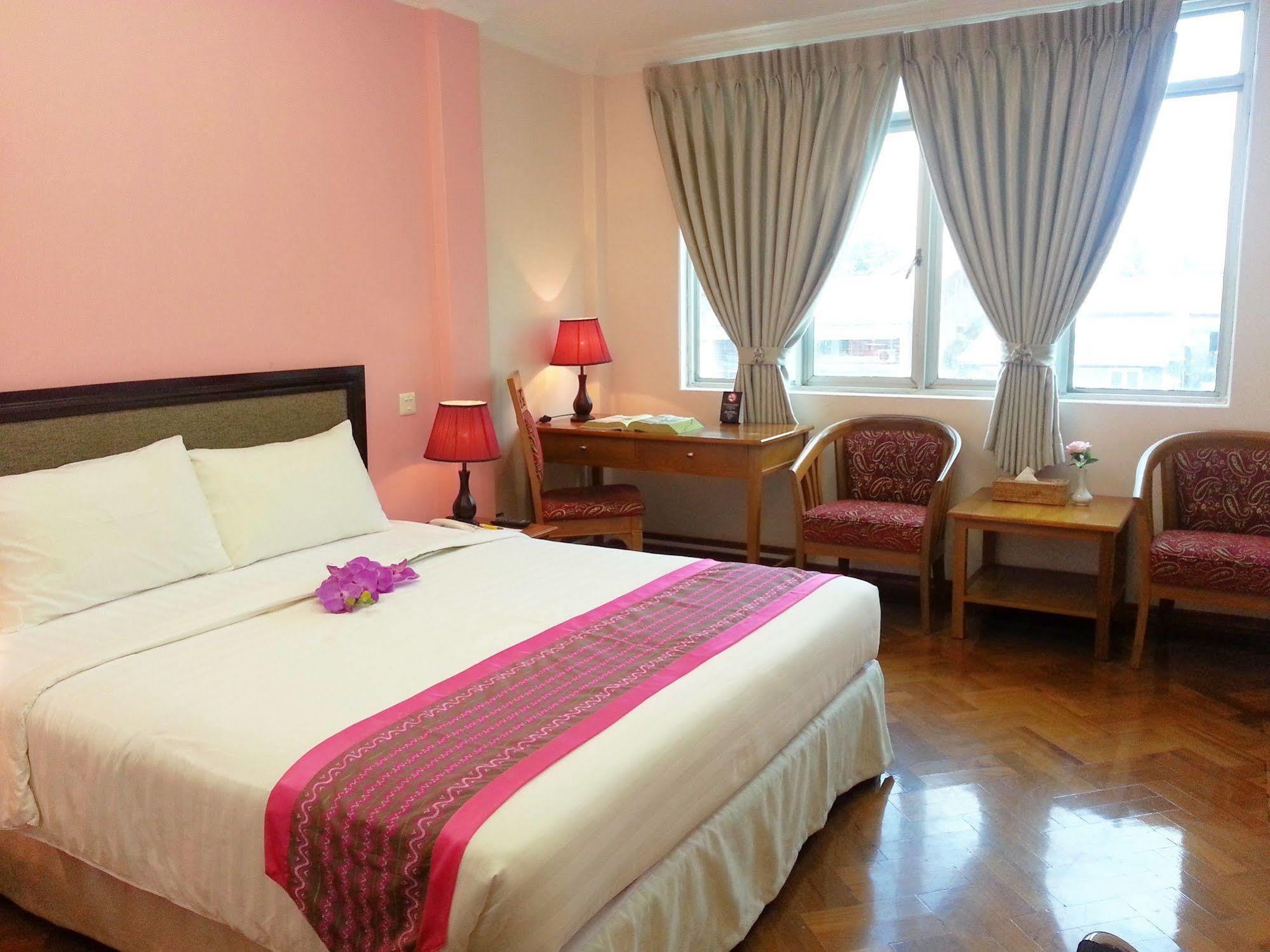 Grand Laurel Hotel Yangon Luaran gambar